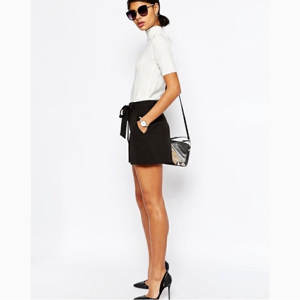 ASOS Black High Waist Tie Belt Tailored Shorts – US 2 – NWOT
